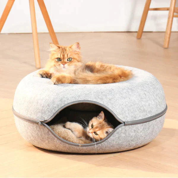 WhiskerNest: Gemütliches Katzenzubehör als Spielhaus und geborgener Rückzugsort für jede Katze.