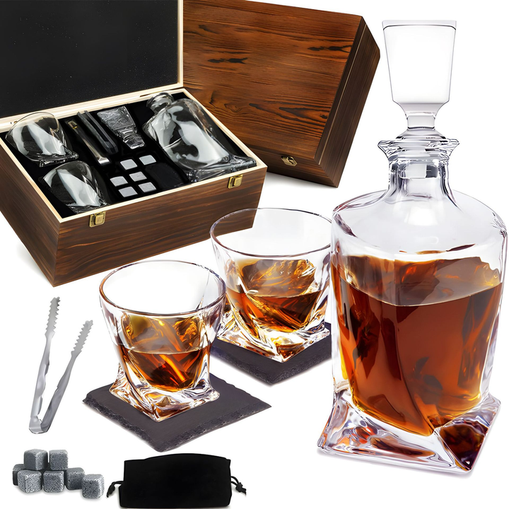 Luxuriöses Whiskey-Set mit eleganter Kristall-Karaffe, zwei passenden Gläsern und Granit-Kühlsteinen für die Hausbar.