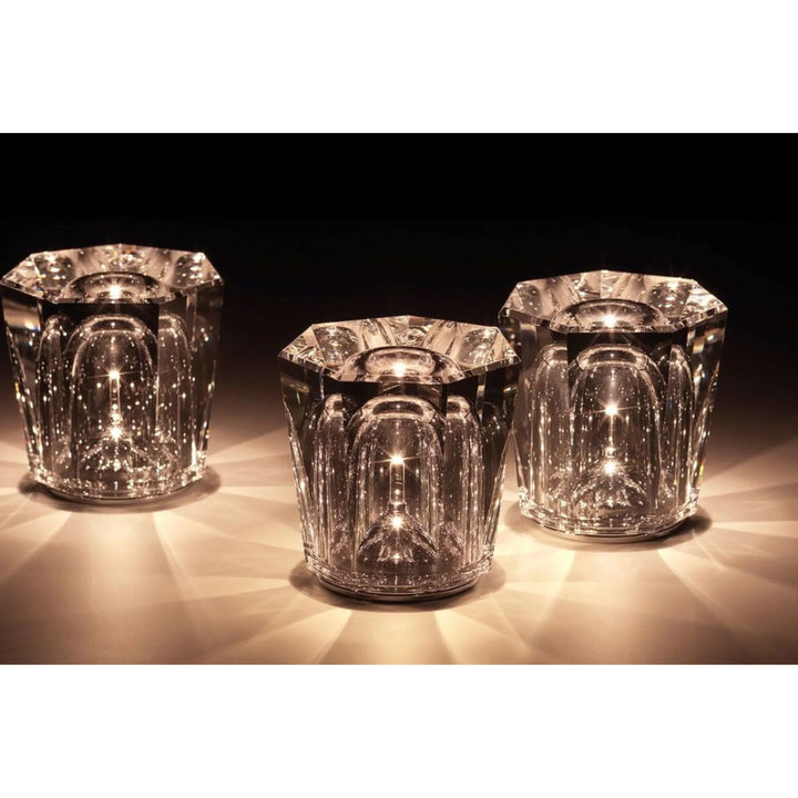 Wiederaufladbare Luxus LED-Tischlampe aus Kristall. Edle Designlampe für Wohnzimmer & Schlafzimmer, kabellos.