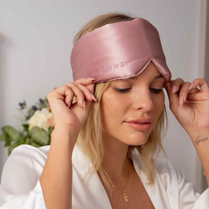 Weiche Unisex Schlafmaske für angenehme Nachtruhe, tiefe Entspannung und beste Augenpflege.