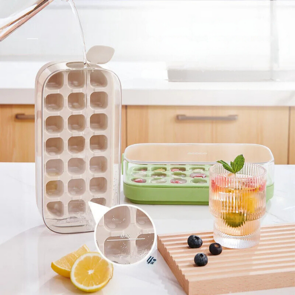 Hygienische Eiswürfelbox für die Küche, einfach Eiswürfel für Getränke und Partys machen. Wiederverwendbar.