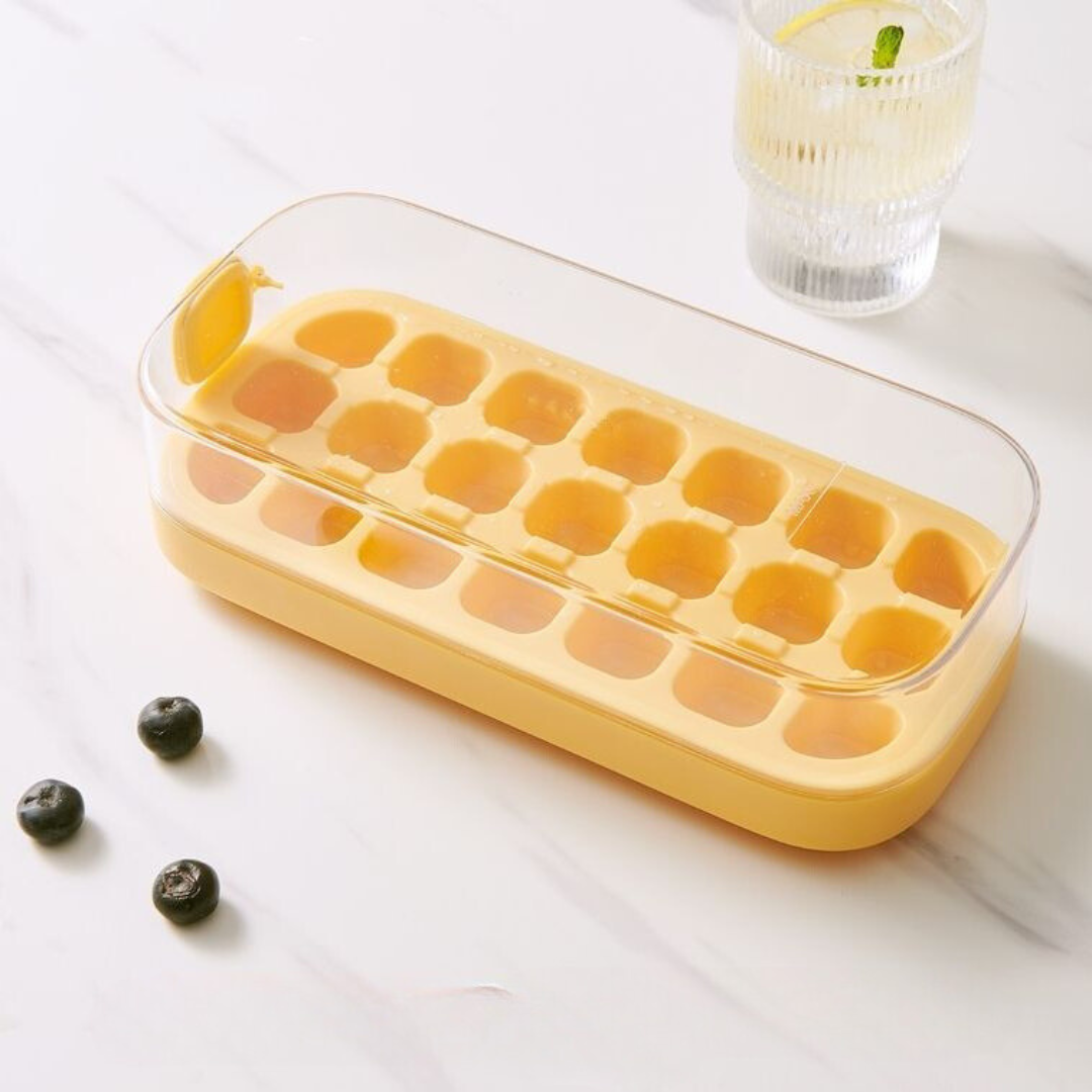 Einfach Eiswürfel machen mit dieser magischen Eiswürfelbox. Hygienisch und wiederverwendbar für kühle Getränke.