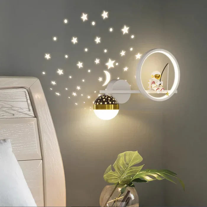 Magische Lichtquelle für Kinderzimmer, Wandleuchte mit 3 Farben. Verstellbares Licht für jede Stimmung.