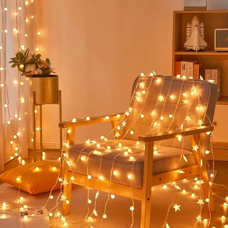 Magische LED Starlight Lichterkette für stimmungsvolle Innen- & Außenbeleuchtung, batteriebetrieben.