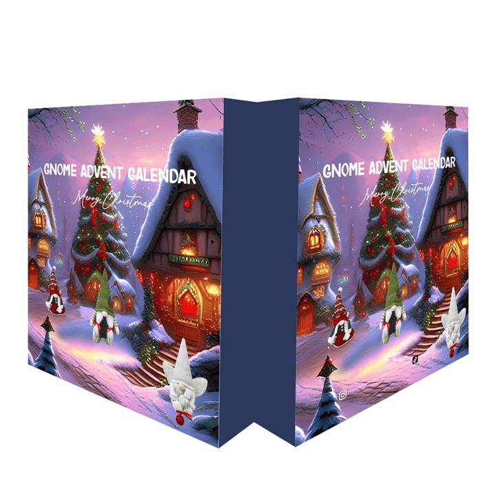 Detailansicht des Elfen Adventskalenders 2024, zeigt die liebevoll gestalteten Türchen und Plüschtiere.