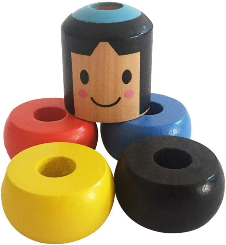 Erwachsener nutzt den Unzerbrechlichen Mann als Anti-Stress-Spielzeug, eine entspannende magische Figur und Daruma-Trick.