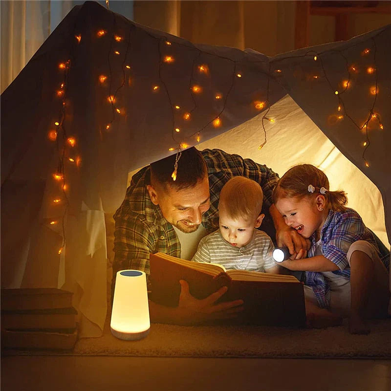 Elegantes LED Ambiente Licht: Beruhigende Tischlampe für entspannte Wohnkultur. Schafft warmes Stimmungslicht im Raum.
