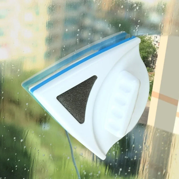 Ergonomischer Magnet-Fensterreiniger für einfache und effiziente Glasreinigung im Haushalt.