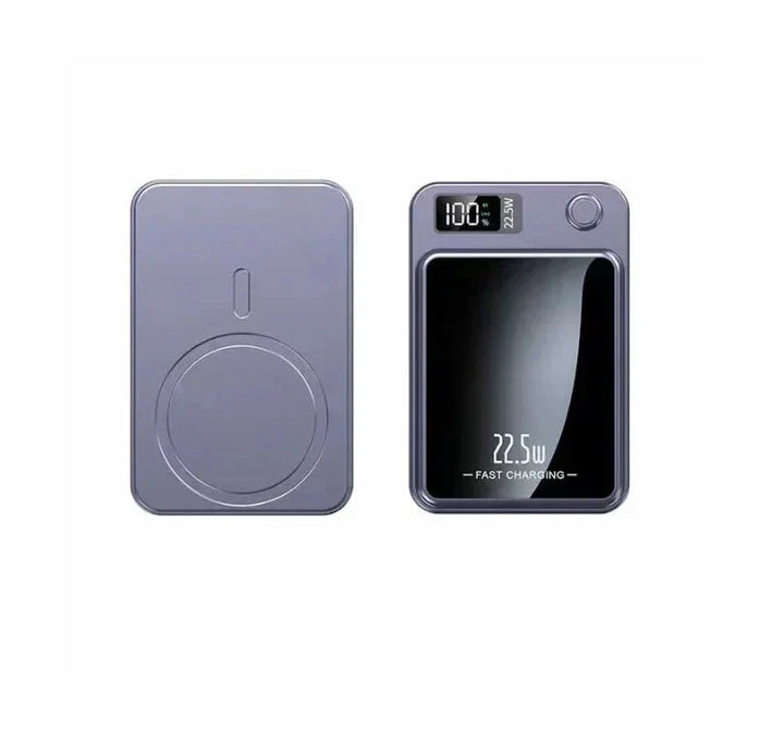 Drahtlose MagCharge Mini Powerbank in Lila. Magnetisches Akku-Pack verhindert Kabelsalat beim mobilen Smartphone-Laden.