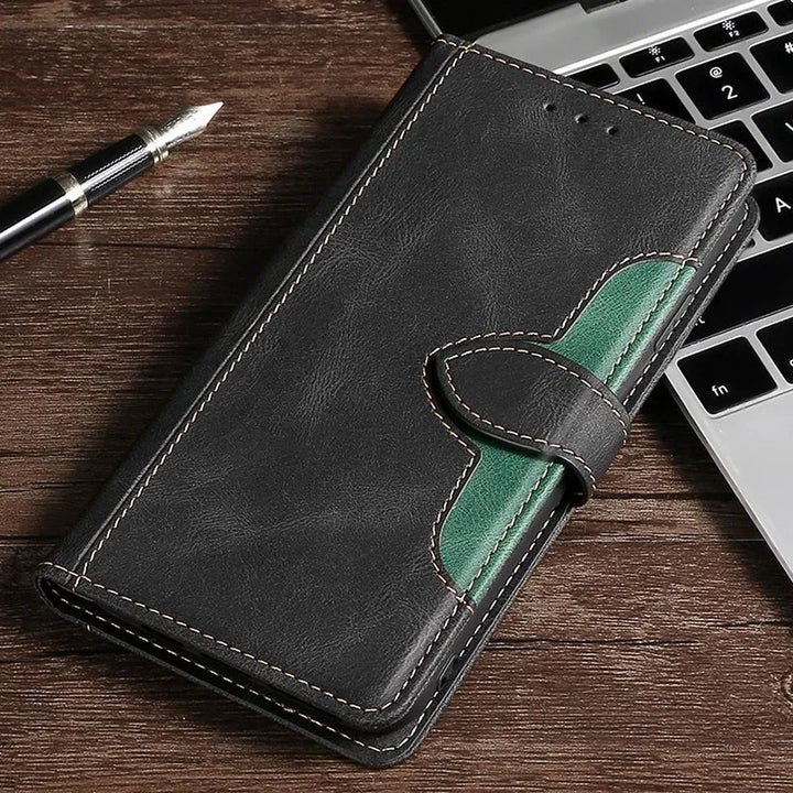 Rote magnetische Leder Wallet Hülle für iPhone 15 Pro. Stilvolle und schützende Handyhülle mit praktischen Fächern.