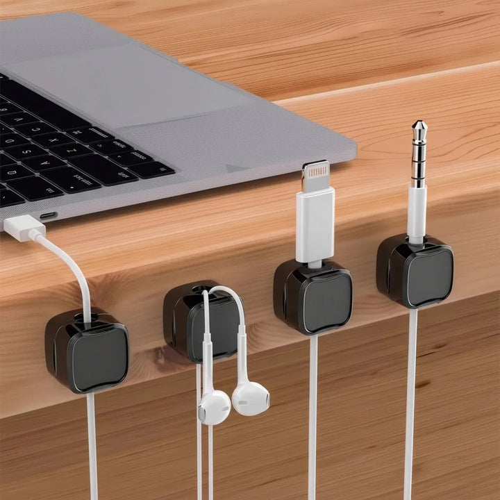 Einfache Kabelorganisation mit dem magnetischen MAGWIRE Halter. Kein Kabelsalat mehr am Schreibtisch oder Büro.