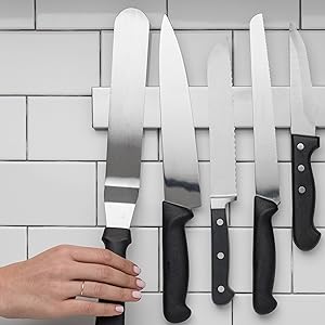 Edelstahl magnetischer Halter 35.5 cm für effiziente Küchenorganisation & sichere Aufbewahrung von Küchenmessern.