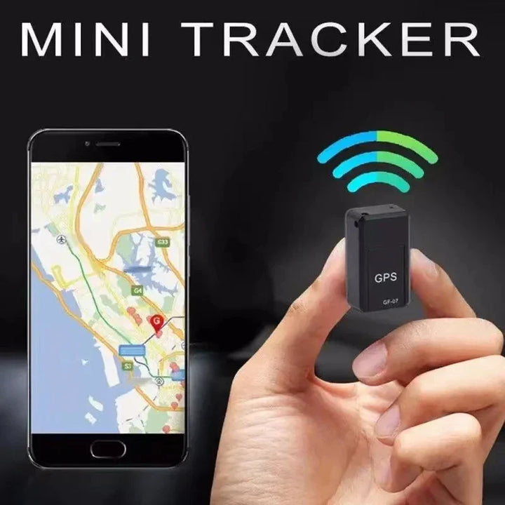 Magnetischer Mini-GPS-Tracker sicher unter dem Fahrzeug befestigt. Echtzeit-Ortung für Diebstahlschutz von Autos & Motorrädern.
