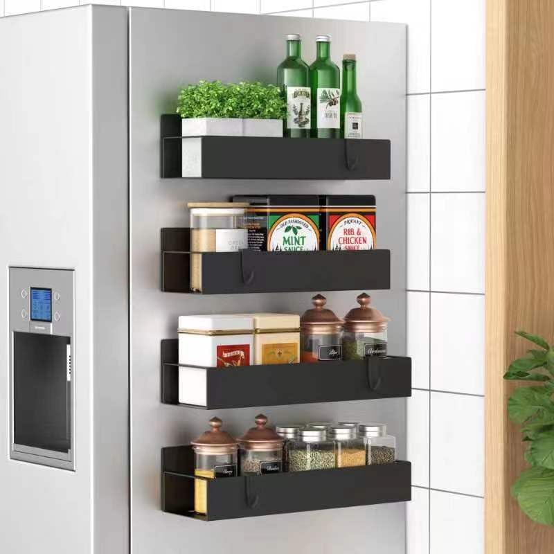 Magnetisches 4-teiliges Gewürzregal Set für die Küche. Schwarz, platzsparend und ideal zur Küchenorganisation.