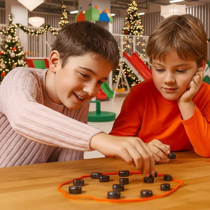 Kompaktes magnetisches Schachspiel, perfekt für Reisen; tragbares Brettspiel für Strategie und Freizeitspaß, unisex.