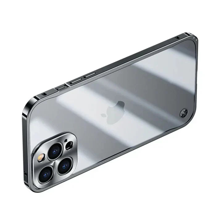 SteelGuard MagSafe Hülle für iPhone 15: Klares Design, stoßfester Metallrahmen, passgenau.