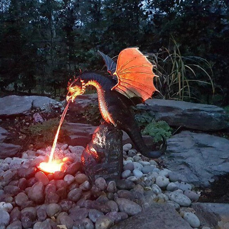 Majestätische Drachenbrunnen Gartenskulptur aus Harz, ein detailreiches Fantasy-Wasserspiel für den Außenbereich.