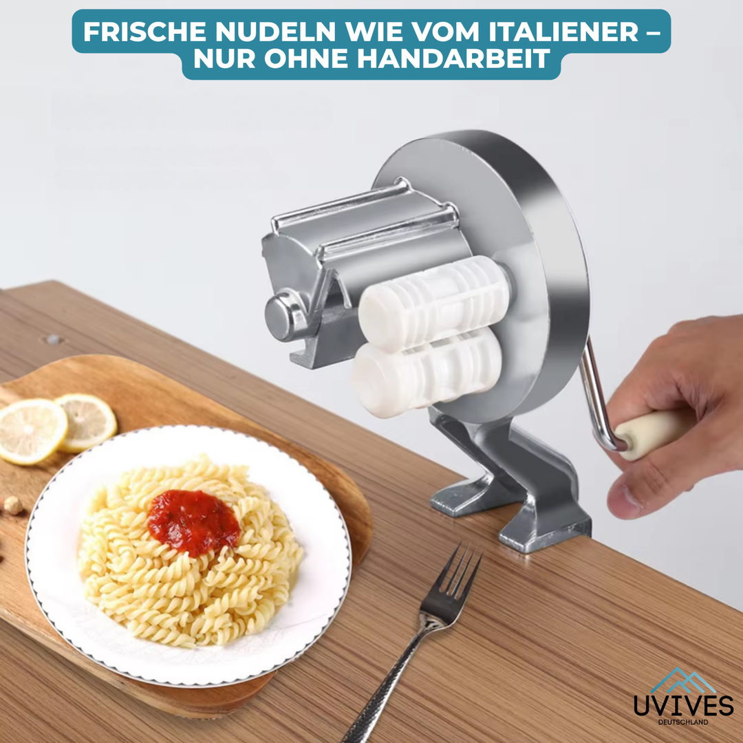 Frische, hausgemachte Nudeln mühelos zubereiten mit dieser manuellen Nudelmaschine, ideal für Ihre Küche.