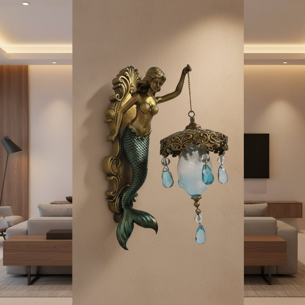 Elegante MARINA Vintage Wandleuchte für Wohnzimmer. Metall-Glas-Design schafft warmes, gemütliches LED-Ambiente.