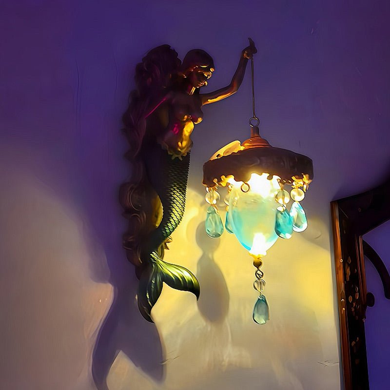 MARINA Vintage Wandleuchte mit warmem LED-Licht schafft gemütliches Ambiente. Ideal für Wohnzimmer & Flurbeleuchtung.