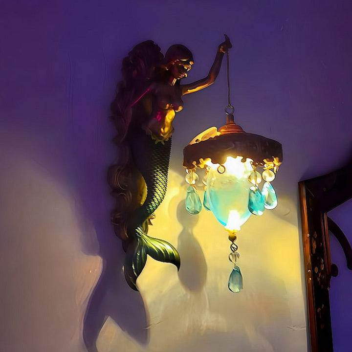 MARINA Vintage Wandleuchte mit warmem LED-Licht schafft gemütliches Ambiente. Ideal für Wohnzimmer & Flurbeleuchtung.