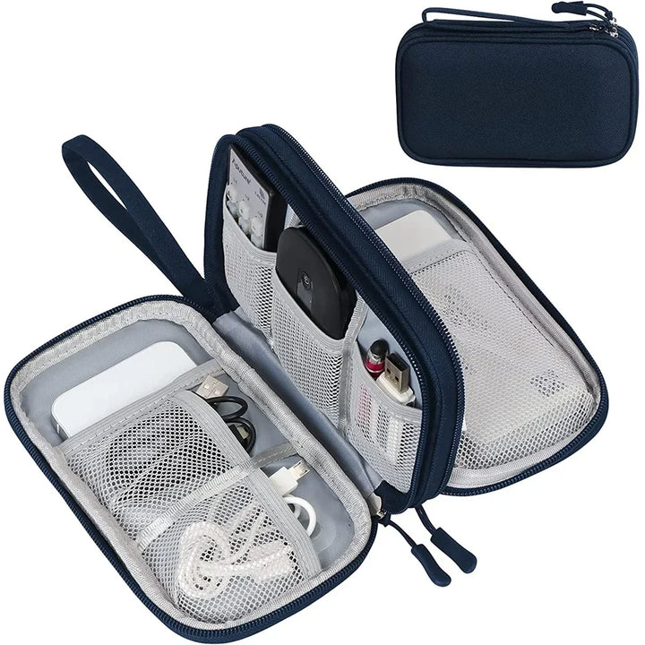 Drei kompakte Elektronik Organizer Taschen in Marineblau, Hellgrau & Schwarz. Wasserdicht & doppellagig.