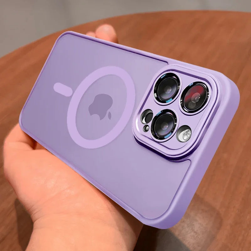 Stoßfeste Matte Armour iPhone Hülle mit MagSafe für kabelloses Laden, ideal für iPhone 14/15 Schutz.