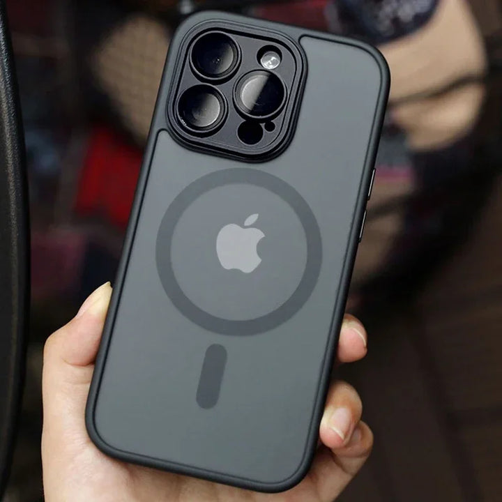 Matte MagSafe iPhone Hülle für iPhone 15 mit Stoßschutz, Kamera Schutz & kabellosem Laden.