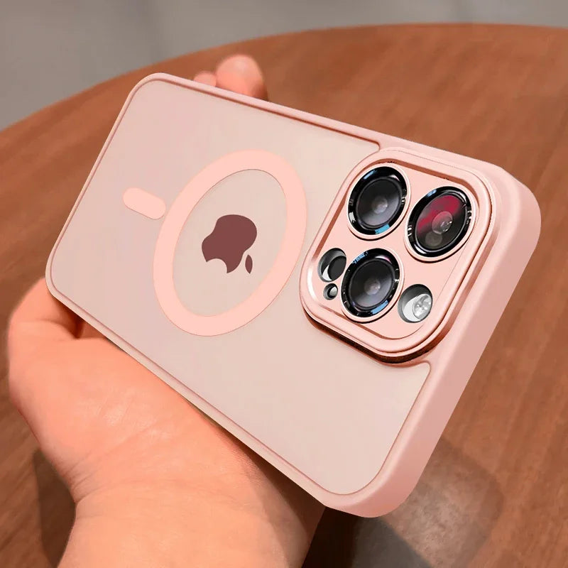 Matte Armour iPhone Hülle für iPhone 15 mit MagSafe, Stoßschutz, erhöhten Rändern & Kamera Schutz.