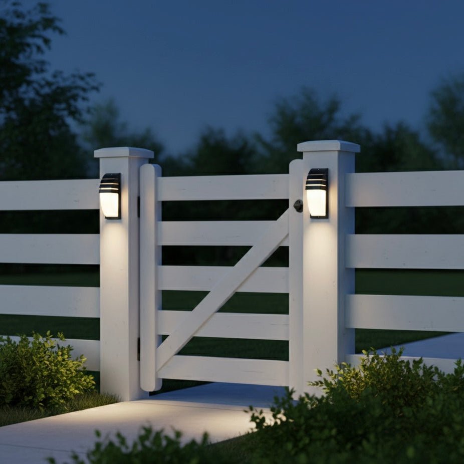 Moderne mattschwarze SHADORA Außenleuchte mit LED, perfekt für stilvolle Terrassen- & Eingangsbeleuchtung.