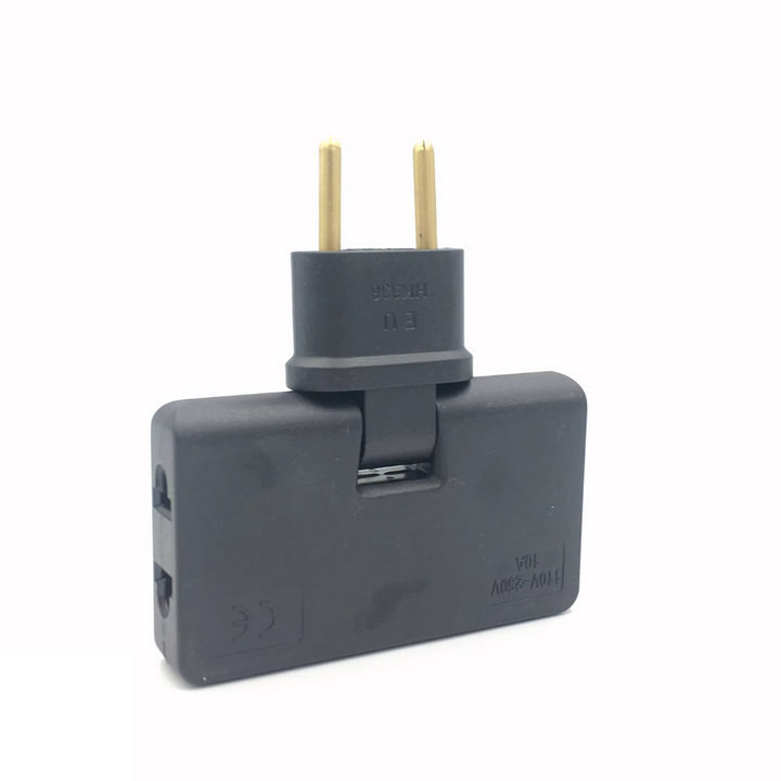 Praktische Mehrfachsteckdose mit Winkelstecker, erweitert die Stromversorgung und hält Kabel ordentlich.
