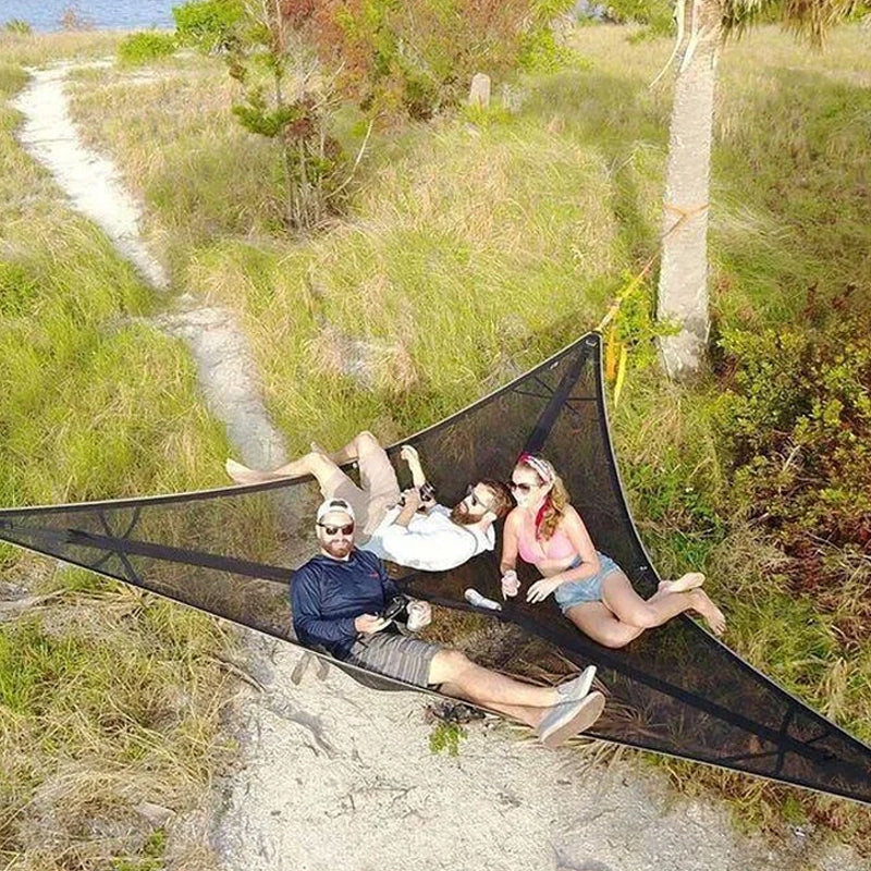 Outdoor-Gruppenhängematte aus reißfestem Nylon für entspanntes Familien-Camping & unvergessliche Abenteuer.