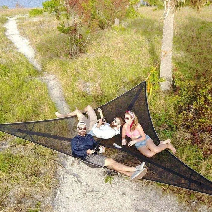Robuste Outdoor-Hängematte für Mehrpersonen-Abenteuer; vielseitiger Zeltersatz aus strapazierfähigem Nylon.