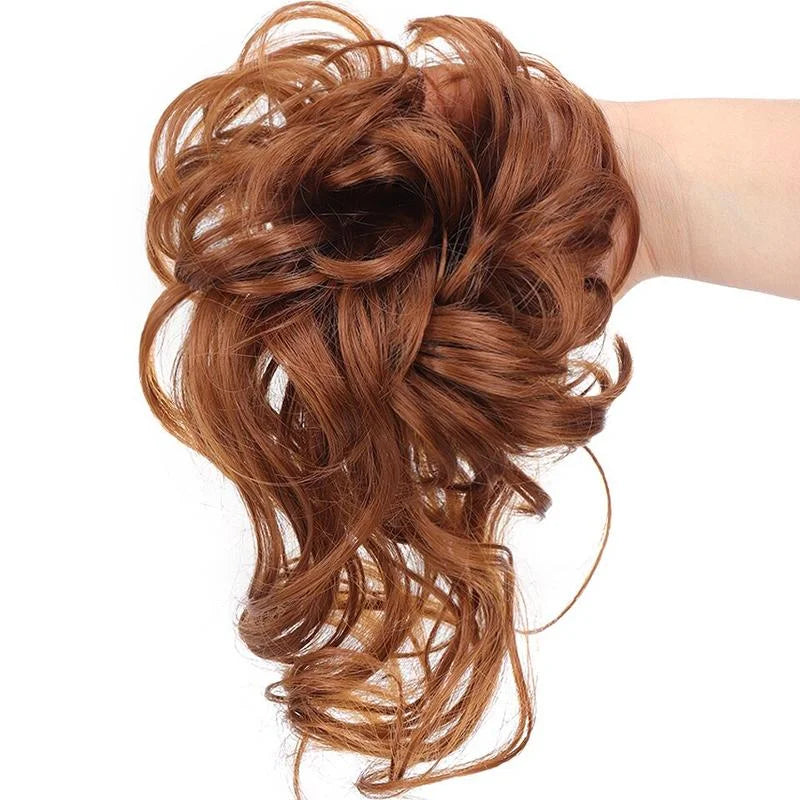 Kunsthaar Dutt Scrunchie für einen vollen, unordentlichen Dutt Look.