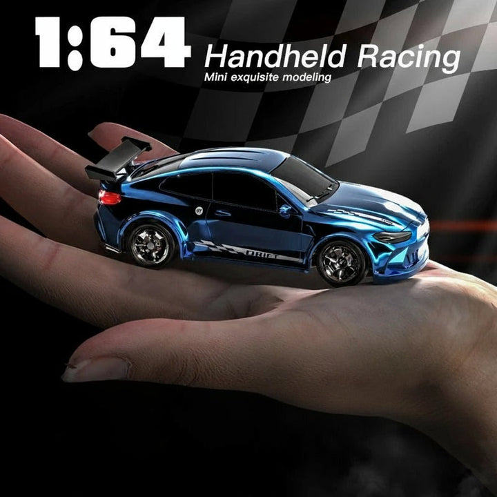 RC Driftauto 1:64 für Kinder und Erwachsene. Präzises Kompakt-Modellauto bietet großen Fahrspaß.