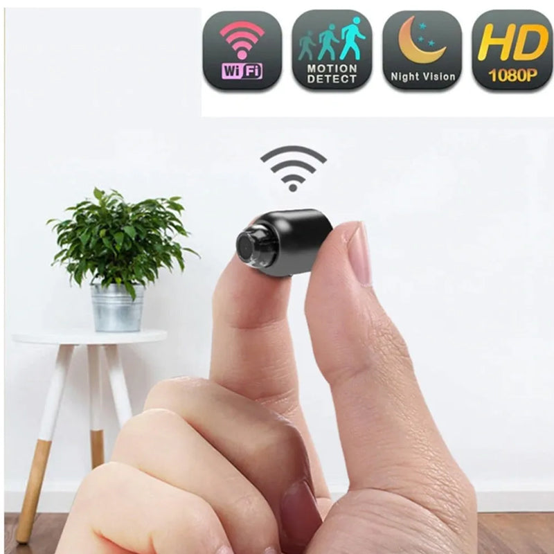 WLAN Mini Kamera 1080P HD, diskret in einem Wohnzimmer platziert, für umfassende Haussicherheit.