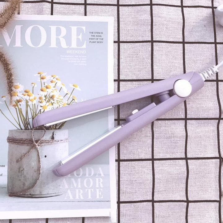 Praktischer Mini-Haarglätter & Lockenstab für Damen, 2-in-1 Reise-Stylinggerät für einfache Glätt- & Lockenfrisuren.