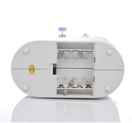 Benutzerfreundliche Mini Haushaltsnähmaschine, elektrisch. Unterstützt verschiedene Nähstiche für vielseitige Projekte.