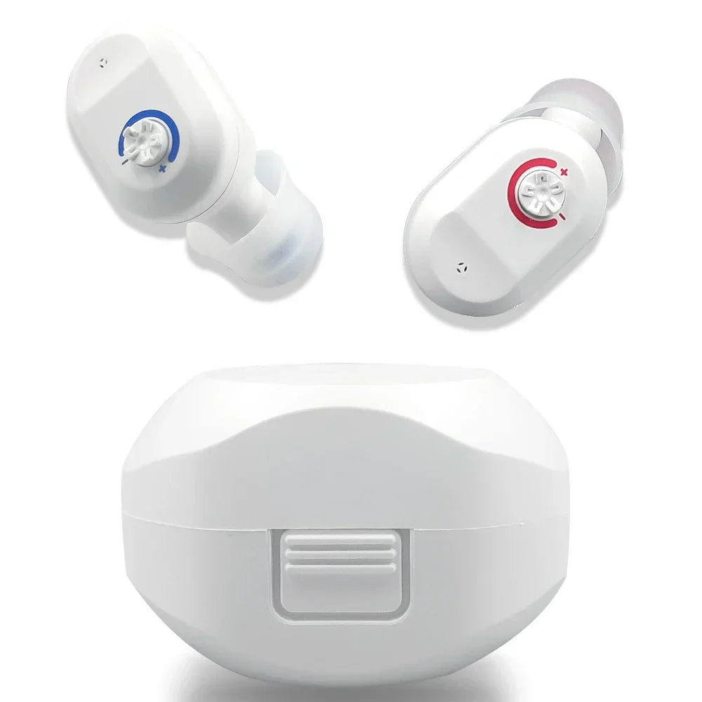 Mini In-Ear Hörgeräte ClearMini 2025 für diskretes, kristallklares Hören im Alltag, ideal für Senioren.