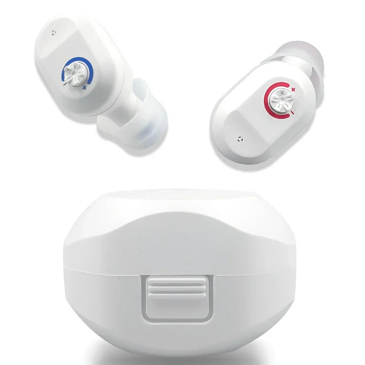 Mini In-Ear Hörgeräte ClearMini 2025 für diskretes, kristallklares Hören im Alltag, ideal für Senioren.