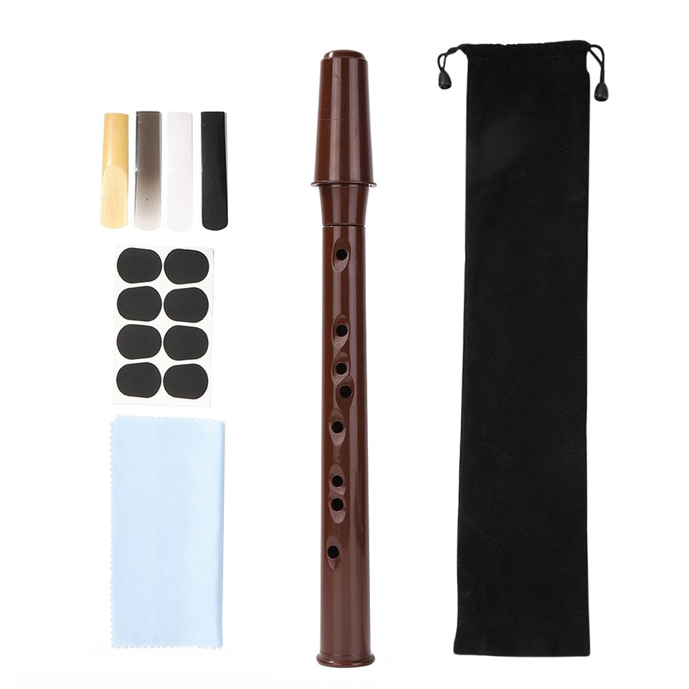 Detailansicht des Mini-Saxofons, ein leichtes Anfängerinstrument für alle Musikliebhaber.