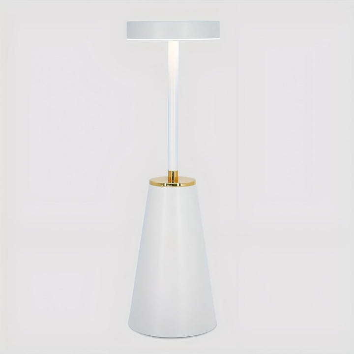 Die kabellose NIGHTBEAM Tischlampe: minimalistisch, dimmbar, LED, warmes und kühles Licht.