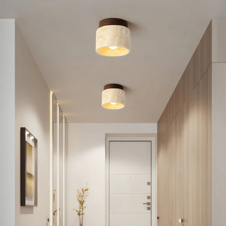 Moderne, minimalistische Holz Deckenleuchte mit LED Beleuchtung. Naturholz-Design für entspannte Wohnatmosphäre.
