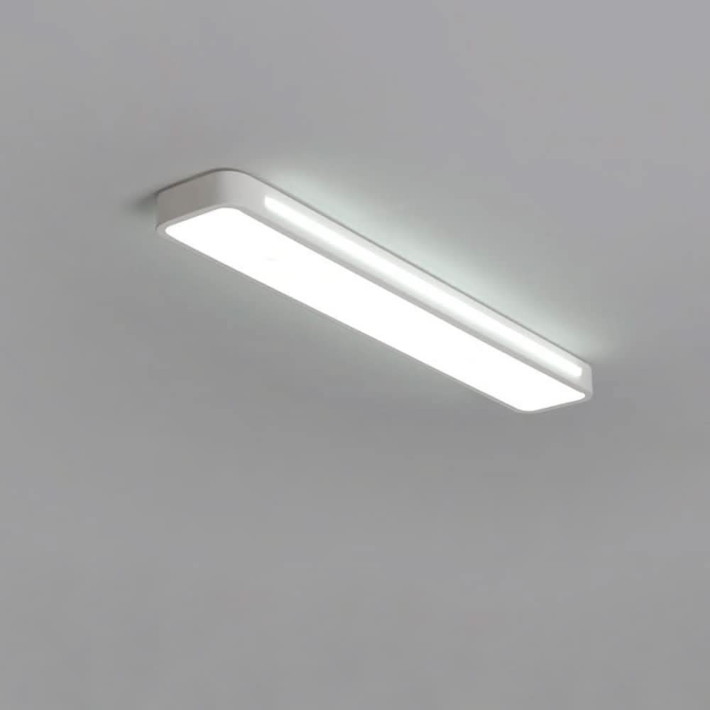 Nordische LED Deckenleuchte, minimalistisch, perfekte Akzentbeleuchtung im Flur.