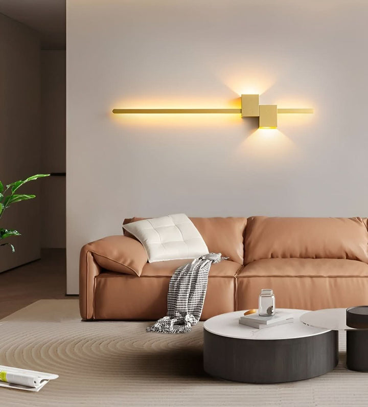 Moderne LED Flurbeleuchtung. Schlichte Wandleuchte. Schafft einladendes, indirektes Akzentlicht.