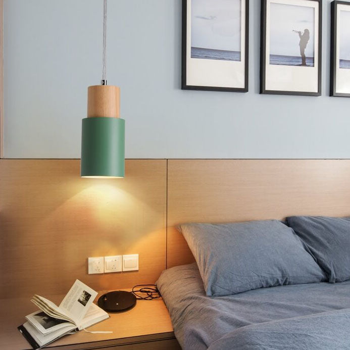 Minimalistische LED-Zylinder-Hängeleuchte aus Aluminium für modernes Wohnzimmer & Esszimmer.