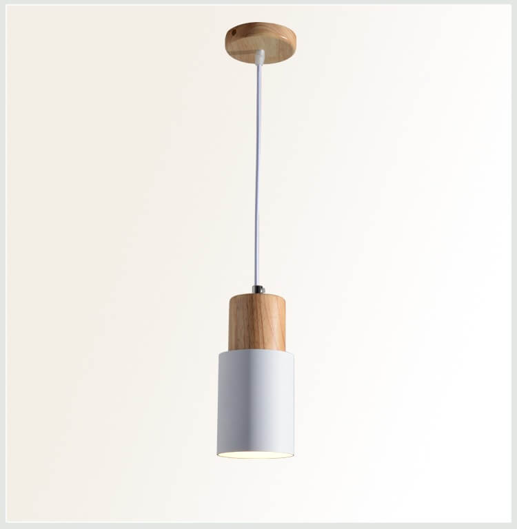 Stilvolle LED-Hängeleuchte für Esszimmer, schafft modernes Ambiente mit warmer Zylinderlampe.