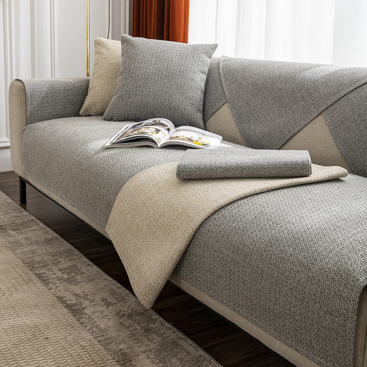 Eleganter Leinen-Couchbezug in sanftem Beige, schützt Ihre Möbel. Waschbar & strapazierfähig für den Alltag.