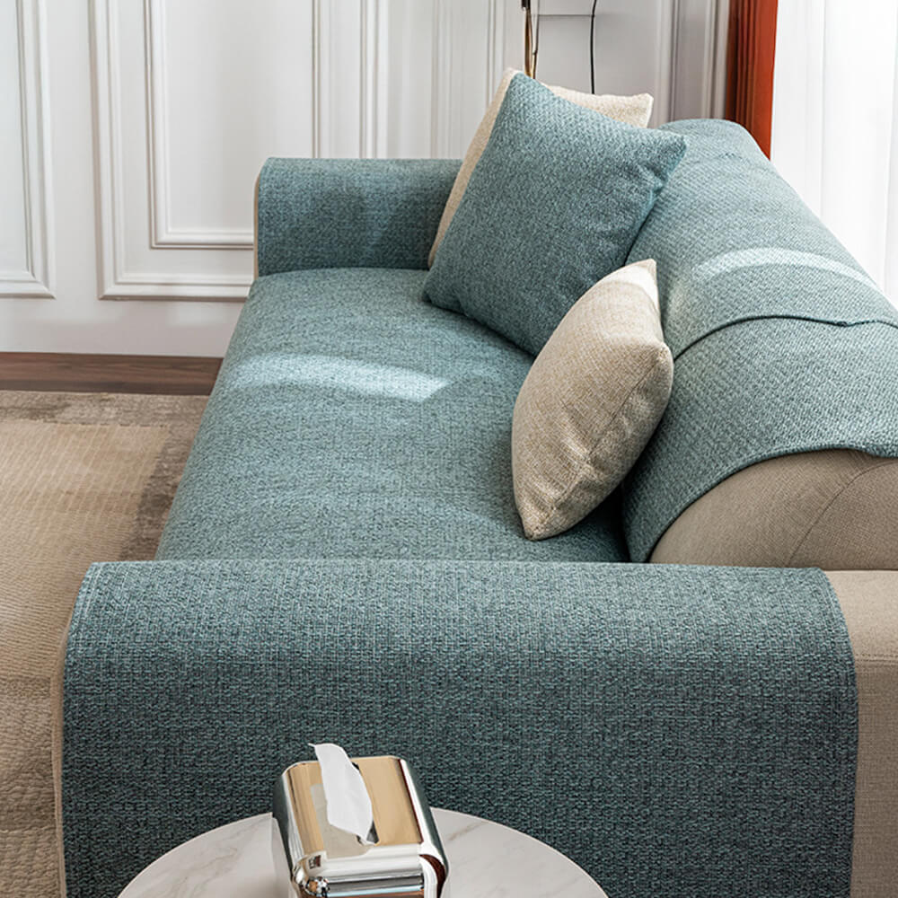 Atmungsaktiver Leinen-Couchbezug in Beige, minimalistisch. Ideal für gemütliche Abende und stilvolles Wohnen.