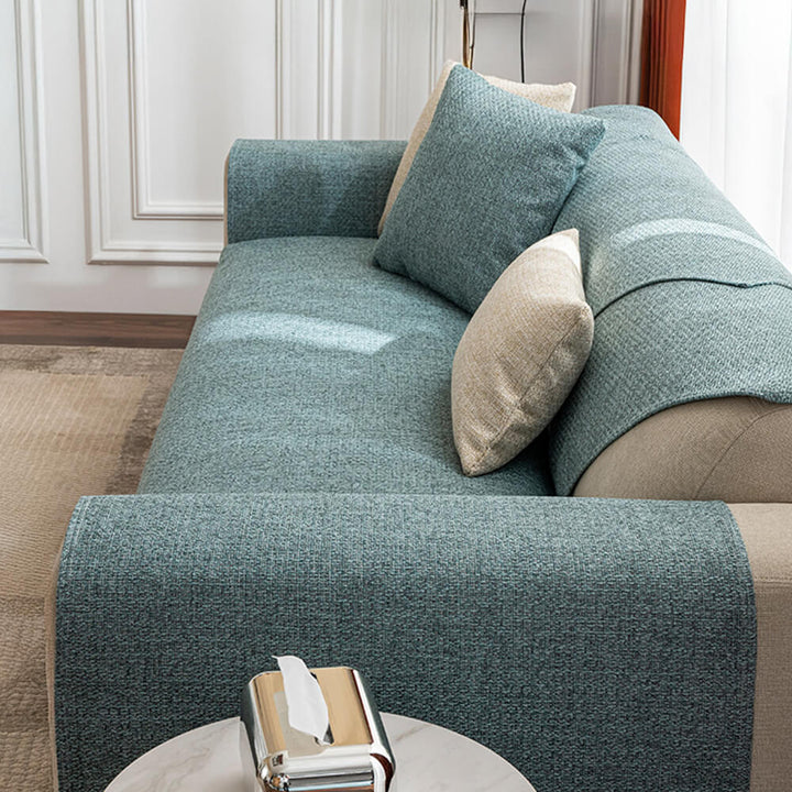 Atmungsaktiver Leinen-Couchbezug in Beige, minimalistisch. Ideal für gemütliche Abende und stilvolles Wohnen.
